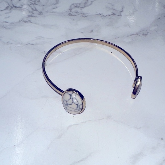 Pretty bracelet cuff - Picture 4 of 5